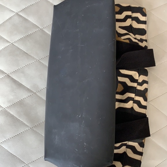 Tory Burch Ella Tote  Exotic animal print in Black/Brown/Cream, large Logo - Picture 9 of 9